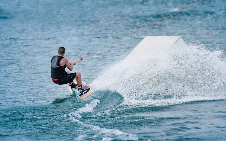 Tipy a triky pro začátečníky ve wakeboardingu